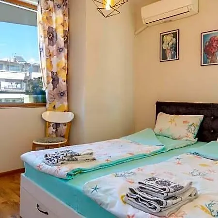 Joy Center Private Parking Hotel