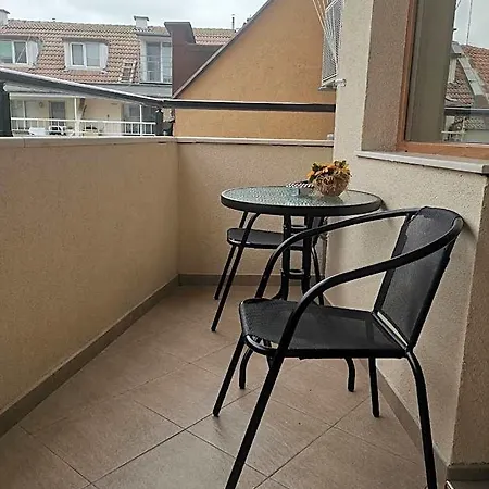 Joy Center Private Parking Hotel 5*