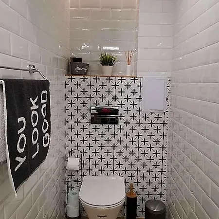 Joy Center Private Parking Hotel 5*